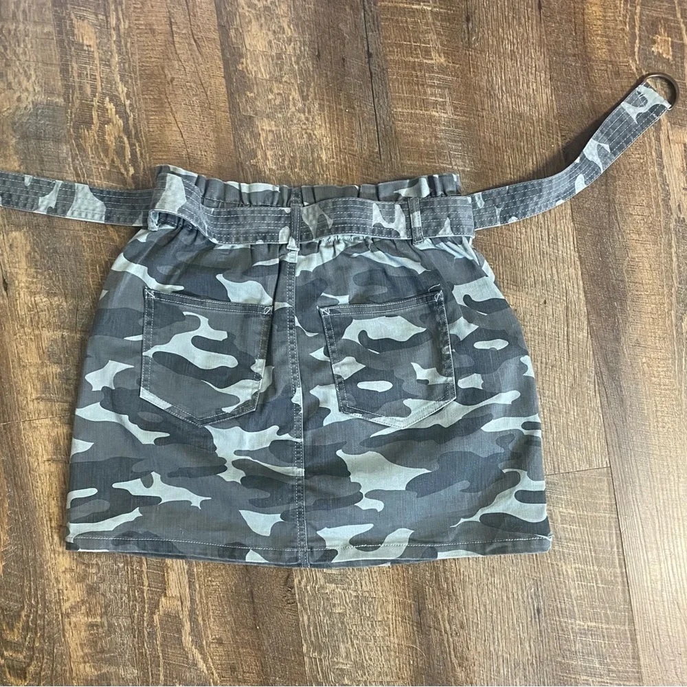 Jolt Gray Camouflage Skirt with Belt